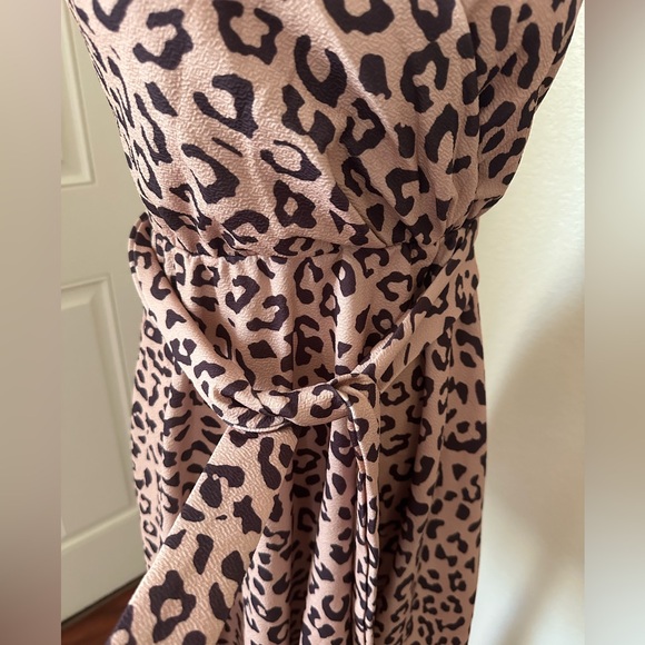 Casual dress with belt - Picture 2 of 6